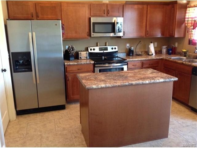 Building Photo - 105 Sycamore Dr