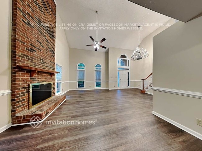 Building Photo - 6926 Wolf Run Dr