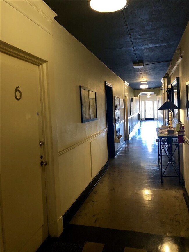 Physicians John H Mcvey M Jackson Eye Associates