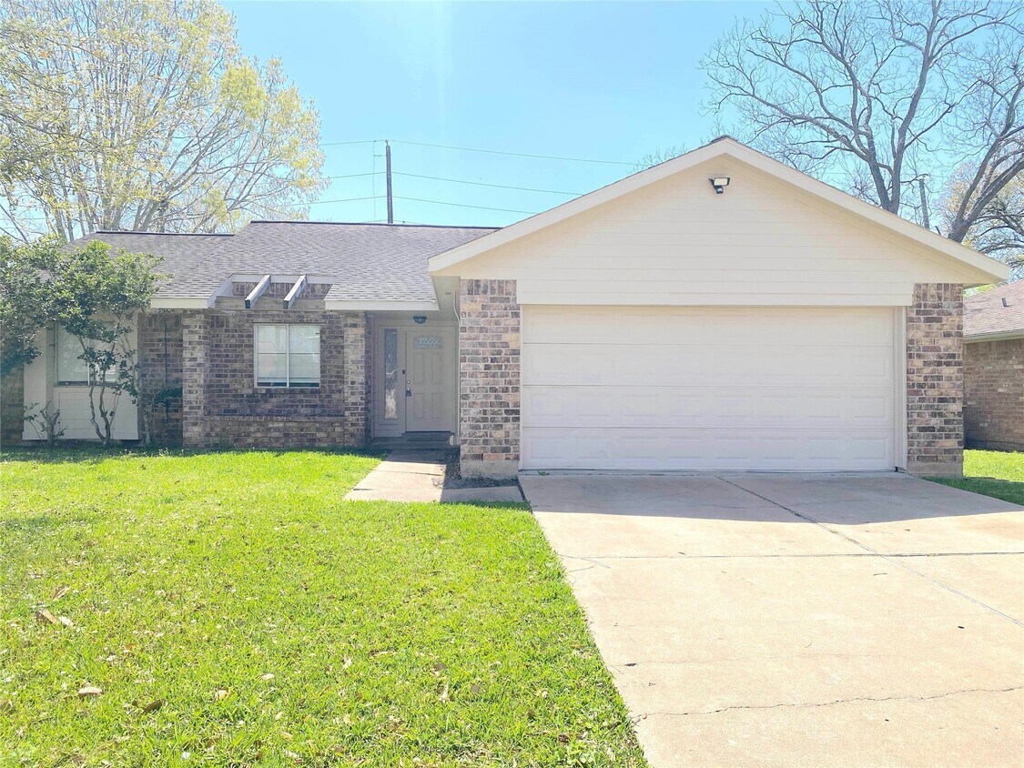 Primary Photo - 2414 Woven Wood Ln