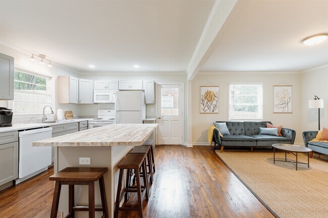 Photo - 140 Catlin Cir House