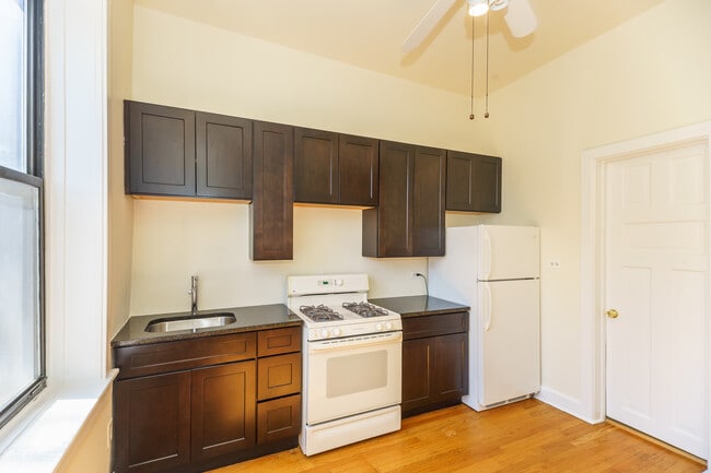 Kitchen - 1434 W Taylor St