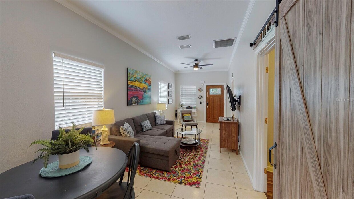 Foto principal - 2329 W La Salle St