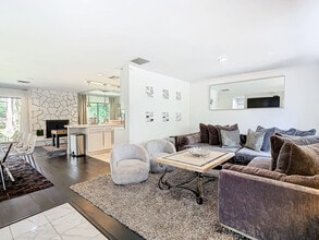 Building Photo - 5700 Saddlebrook Way