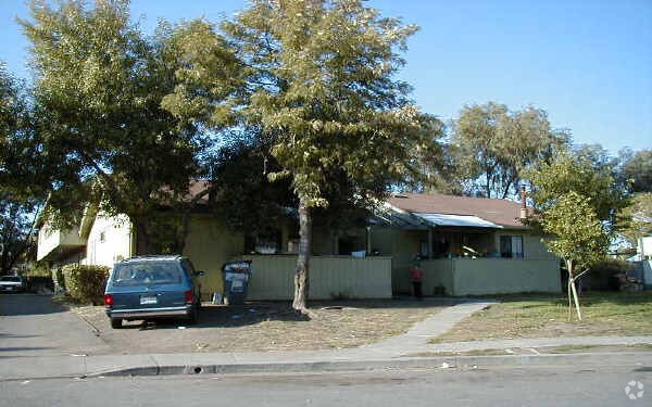 Building Photo - 2341 Kenton Ct
