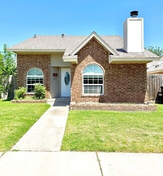 Building Photo - 2102 Westmore Dr
