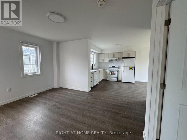 Building Photo - 107 HighRiver Trl