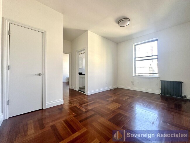 Building Photo - 605 W 137th St