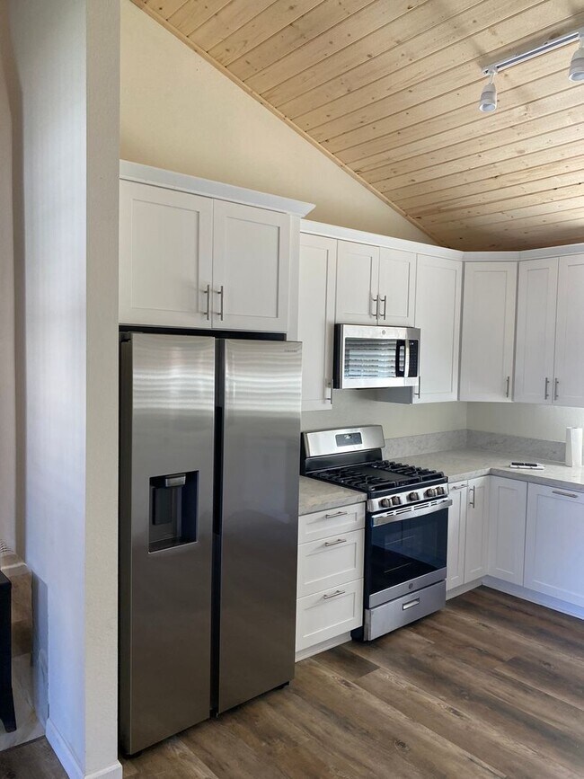 Foto del edificio - Newly Updated