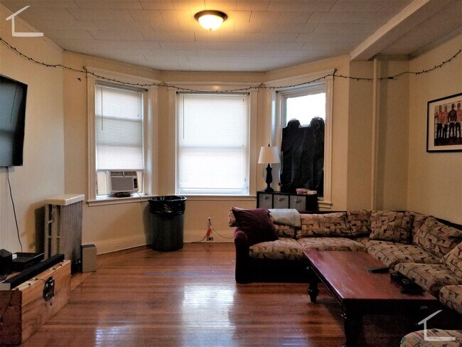 Building Photo - 14 Euston St