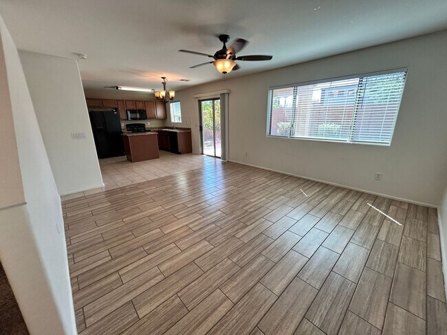 Foto del edificio - Spacious 3-Bedroom Home with Loft
