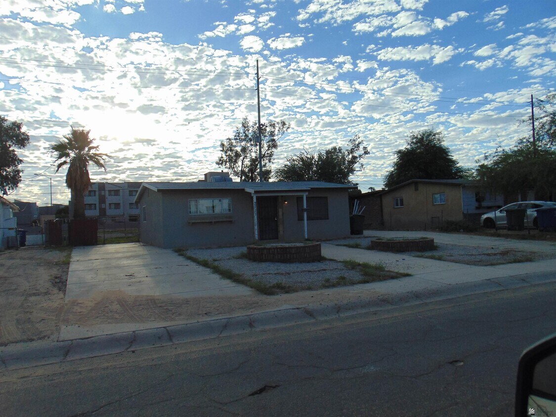 Foto principal - 2711 S Mesa Ave