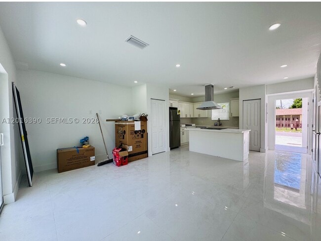 Building Photo - 8005 NW 14th Ave