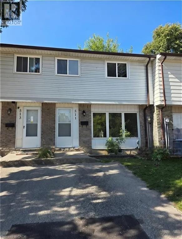 Building Photo - 511 Parkview Crescent