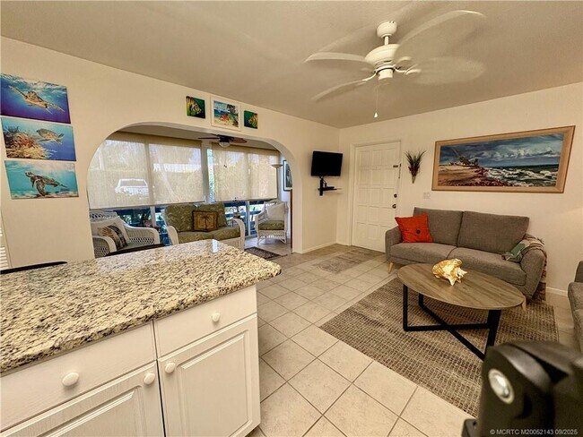 Building Photo - 11000 S Ocean Dr