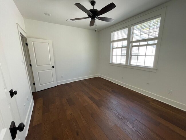 Foto del edificio - 1159 Braemore Wy