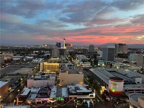 Building Photo - 150 S Las Vegas Blvd