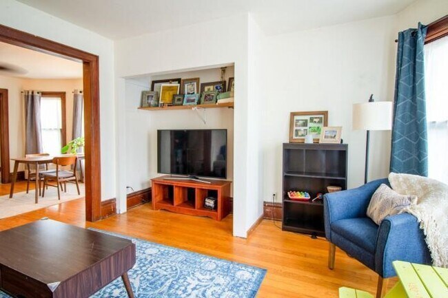 Foto del edificio - 927 E Johnson St