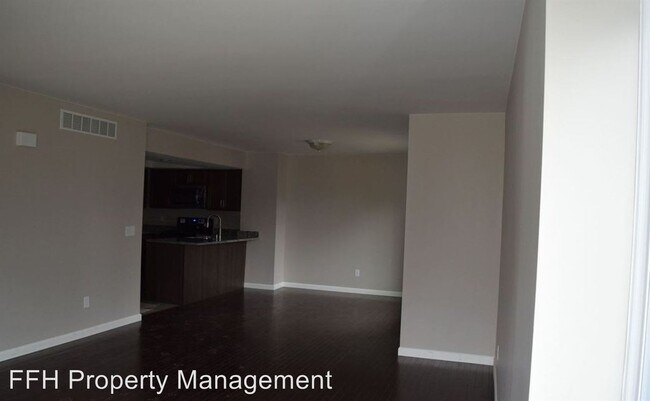 Foto del edificio - 2223-2249 S Commerce Rd