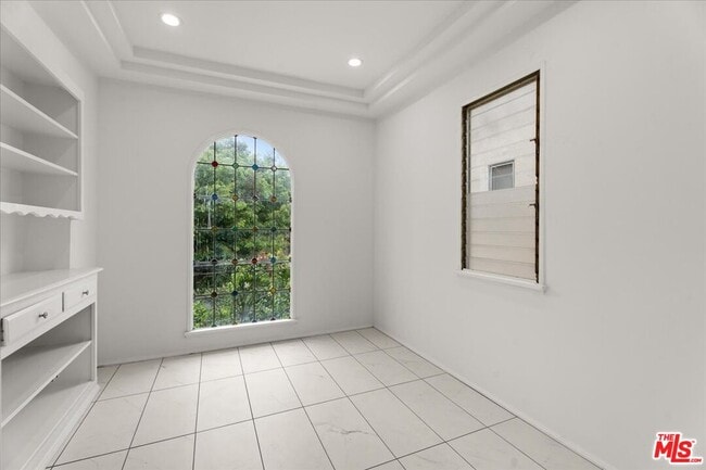 Building Photo - 207 S Reeves Dr