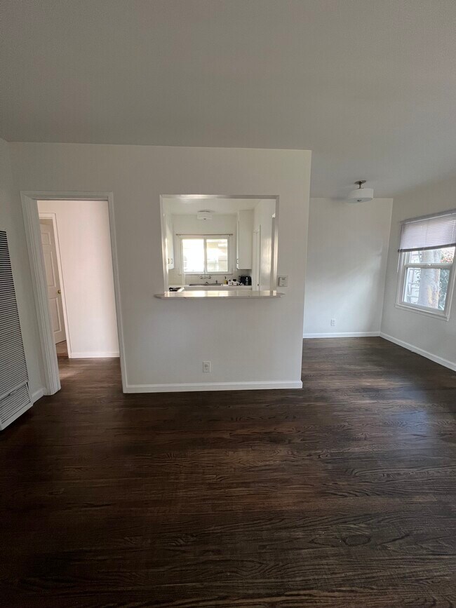 Foto del edificio - 702 N Catalina St