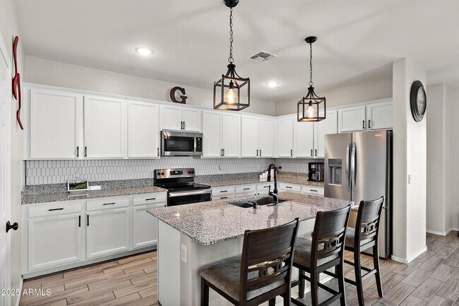 Foto del edificio - 242 Pacific Dr