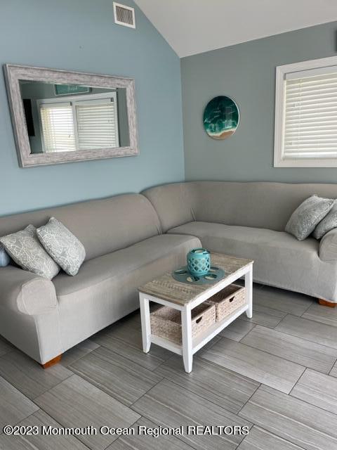 Foto del edificio - 3380 Seaview Rd