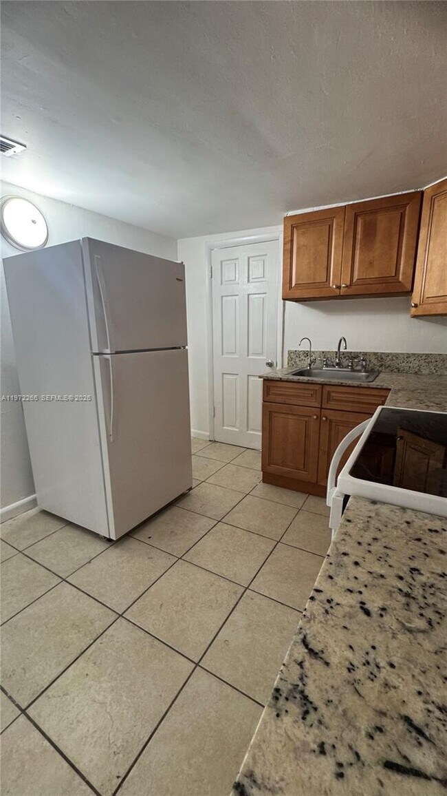 Foto del edificio - 5158 NW 23rd Ave