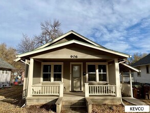 Building Photo - 906 Mathews St