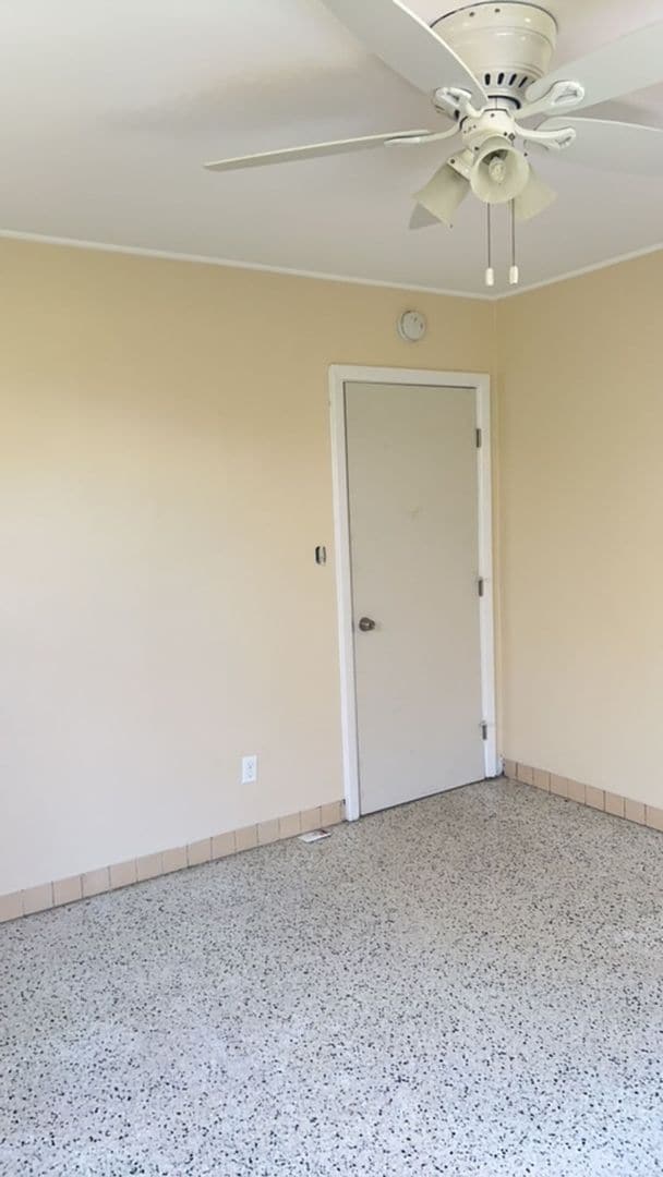 Building Photo - 3 Bedroom - Single Family Home
