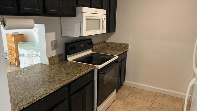 Foto del edificio - 1855 NE 121st St