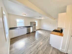 Building Photo - 12 Malletts Bay Ave