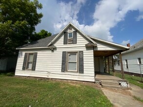 Building Photo - 526 Harvey St