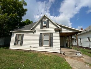 Building Photo - 526 Harvey St