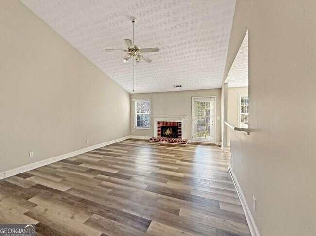 Foto del edificio - 3028 Express Ln NE