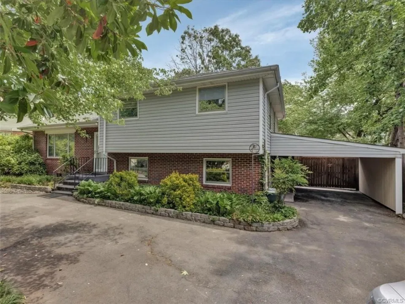 Primary Photo - 1821 N Parham Rd