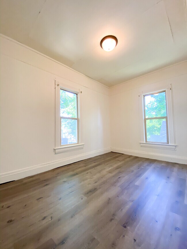 Building Photo - 217 N Almon St