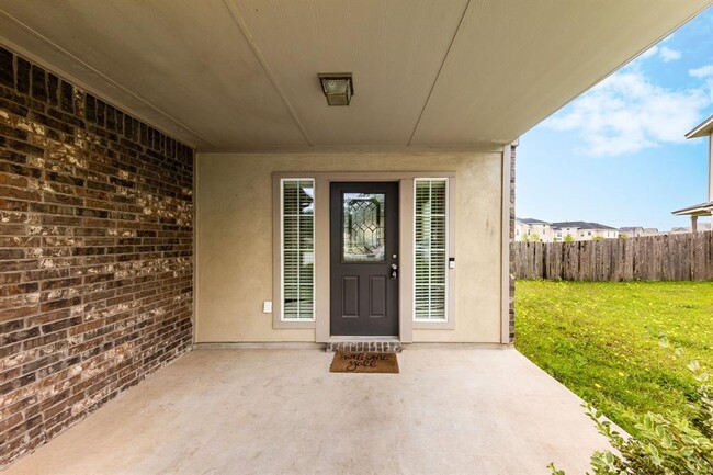 Building Photo - 1203 Logan Dr
