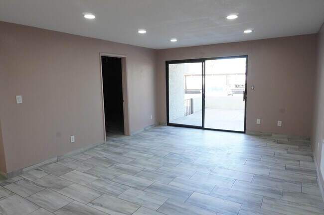 Foto del edificio - 10444 N 69th St