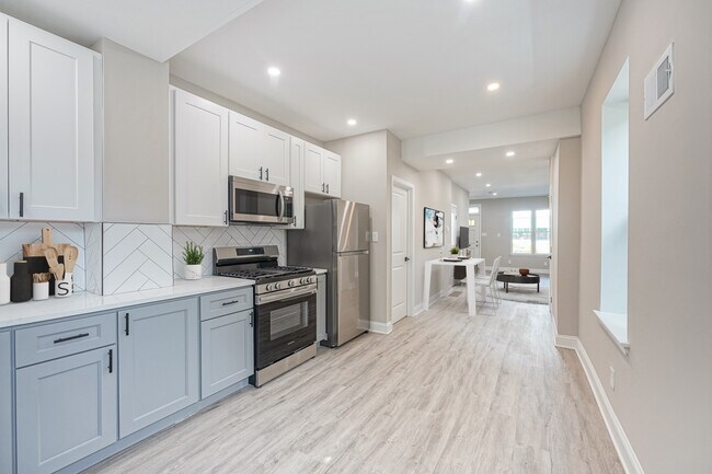 Building Photo - 121 N 51st St