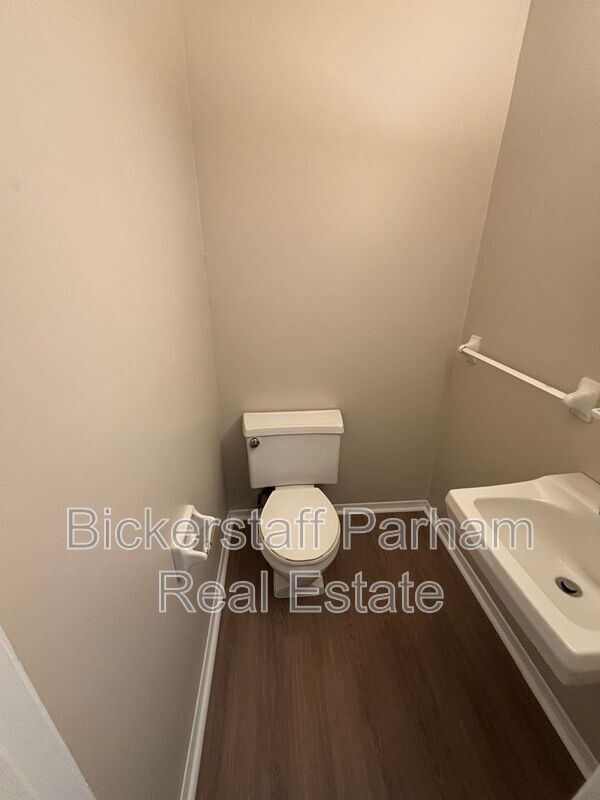 Foto del edificio - 6120 King William Dr