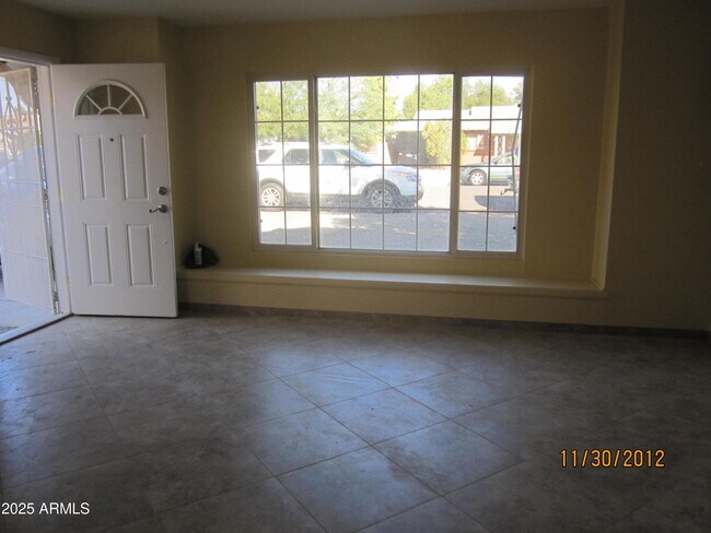 Foto del edificio - 8303 E Glenrosa Ave