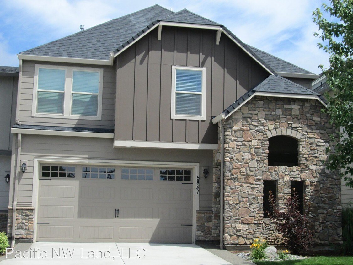 Foto principal - 3 br, 2.5 bath House - 5841 NW 25th AVE.