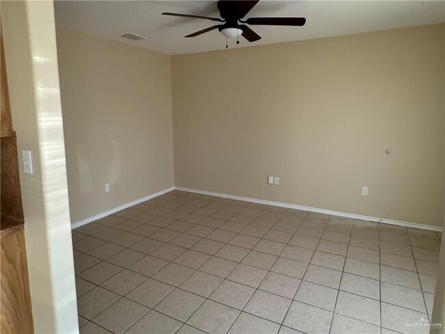 Building Photo - 8 Red Ants Dr