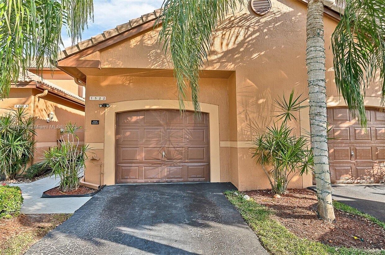 Primary Photo - 1522 Veracruz Ln