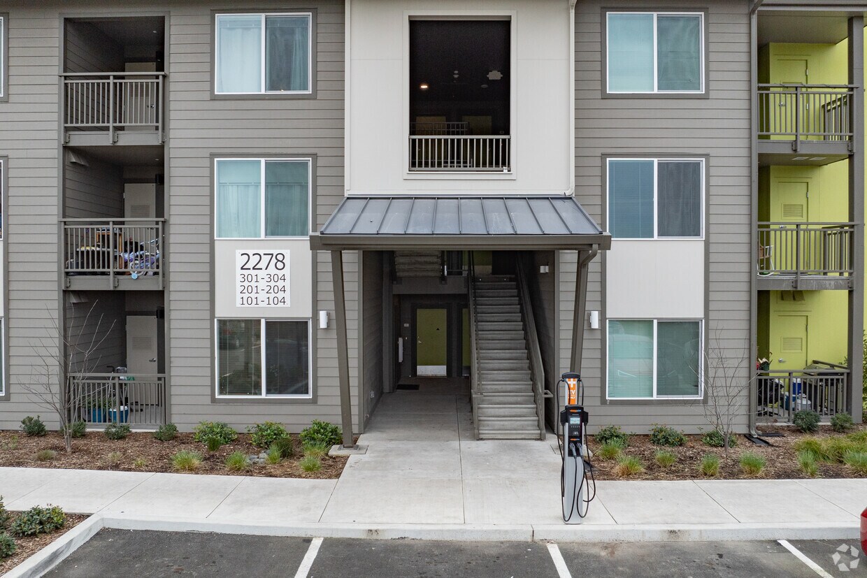 Entrada - Stony Point Flats