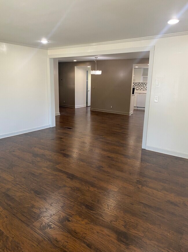 Living room - 206 Bellmore Ave