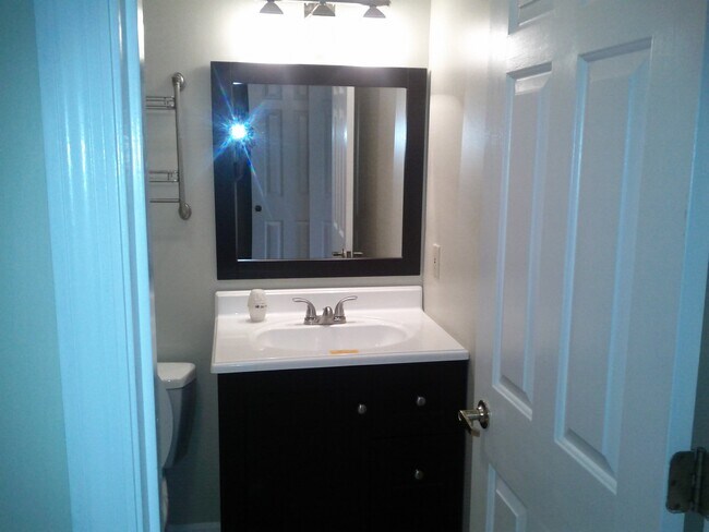 Building Photo - 9640 Crosley Farm Dr