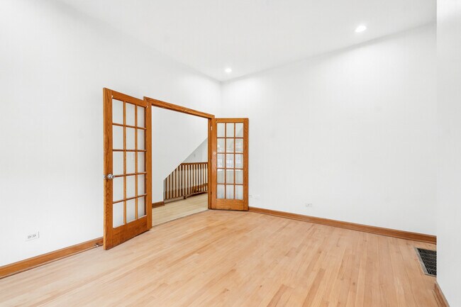 Building Photo - 2336 W Taylor St