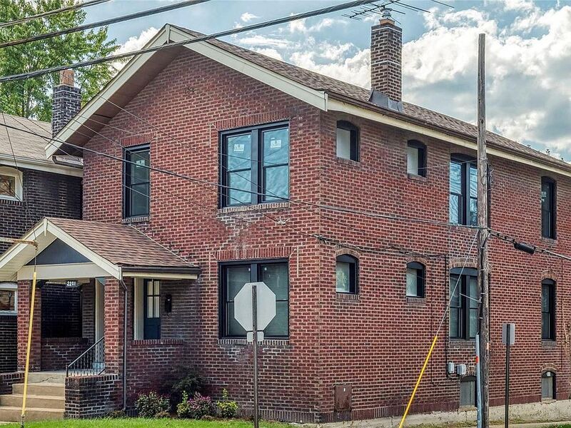 2201 Bellevue Ave, Maplewood, MO 63143 Condo for Rent in Maplewood